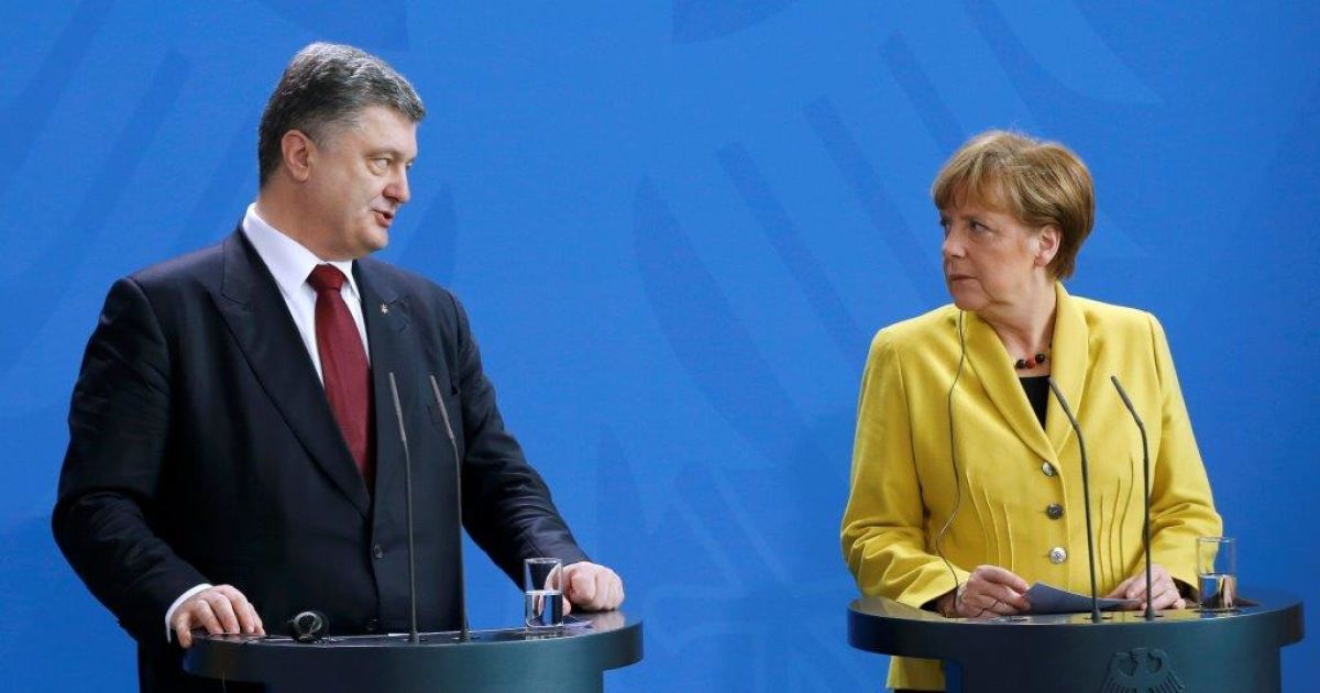 Порошенко и Меркель обсудили "окно возможностей" на Донбассе