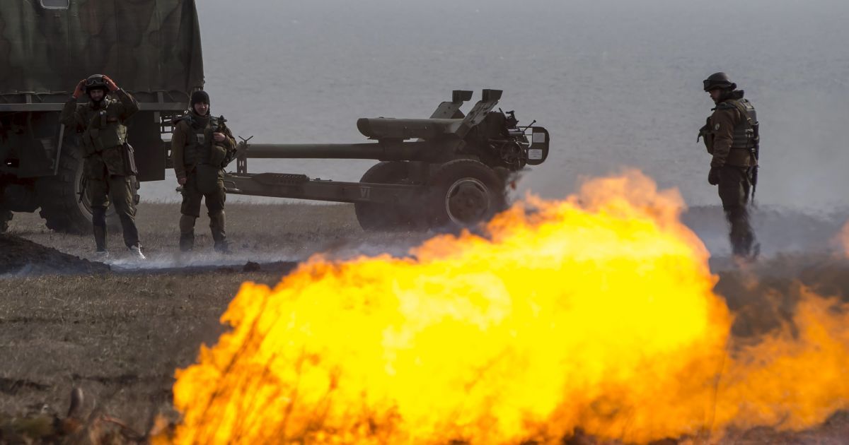 Двоє військових підірвалися на розтяжці біля 29-го блокпосту. Ілюстрація