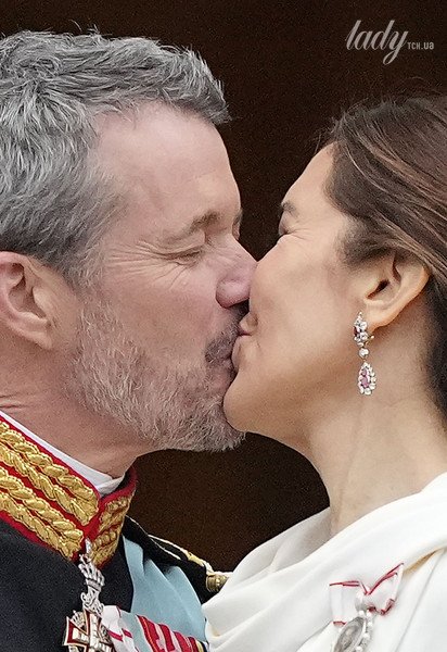 Фредерік X став новим королем Данії на церемонії, що пройшла на балконі палацу Крістіансборг / © Associated Press