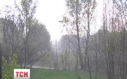 Ночью разрушительная непогода наделала беды в пяти областях Украины
