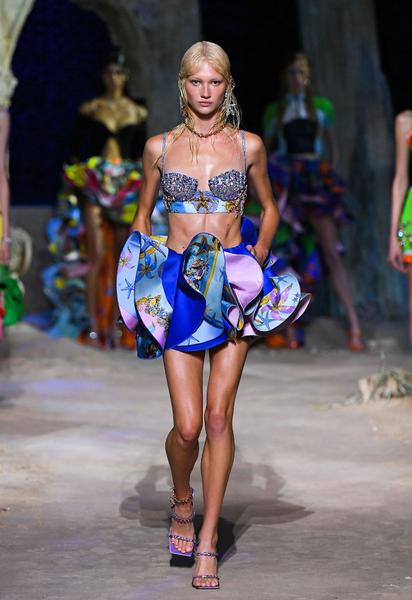 Коллекция Versace трет-а-порте сезона весна-лето 2021 / © East News