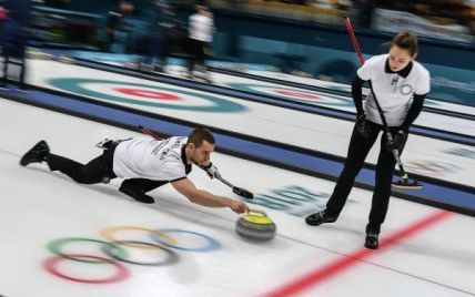 Российские керлингисты потерпели разгромное поражение на старте Олимпиады-2018 и прошли допинг-контроль