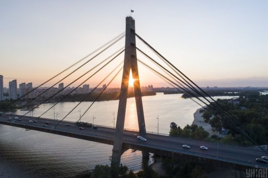 У Києві на Північному мосту частково обмежать рух транспорту