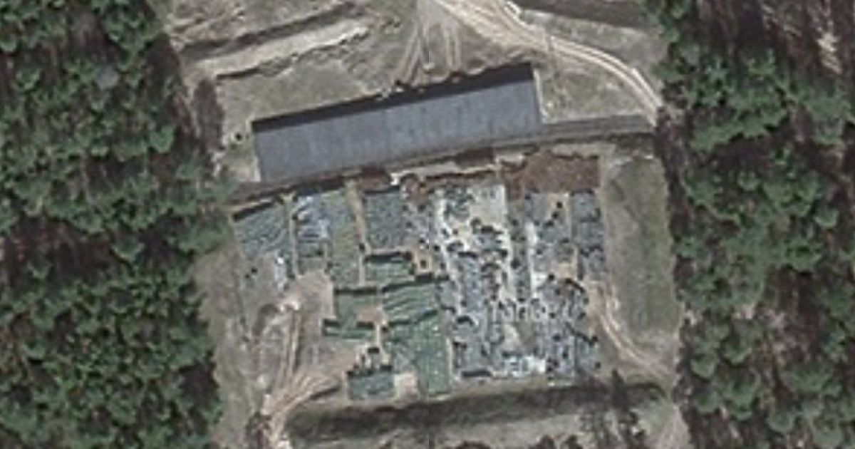 Складування боєприпасів просто неба на 107-му арсеналі ГРАУ