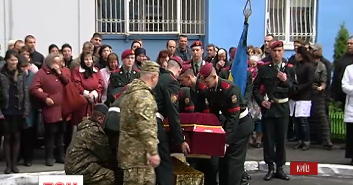 У Києві провели в останню путь героїчно загиблого Олексія Буслаєва