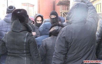 У Житомирі "тітушки" напали на журналістів