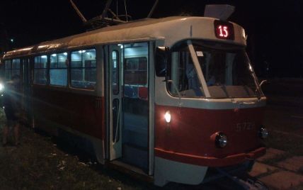 В одном из районов Киева появились вооруженные "охотники" на трамвае
