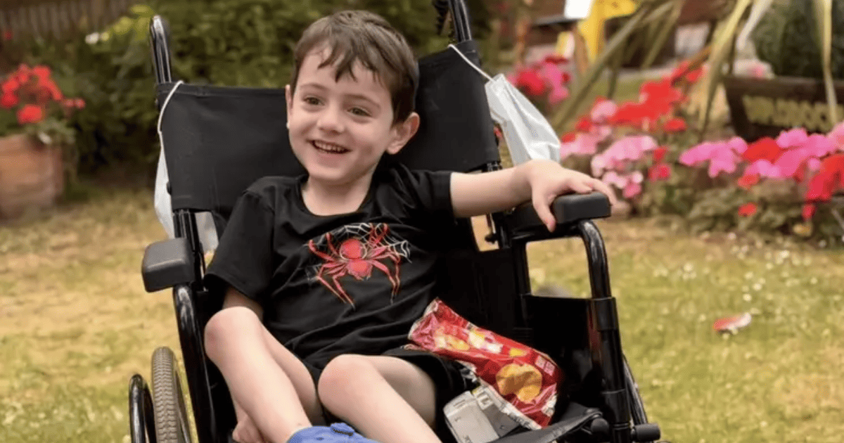 Елліот, у якого знайшли рідкісну вікторіанську хворобу