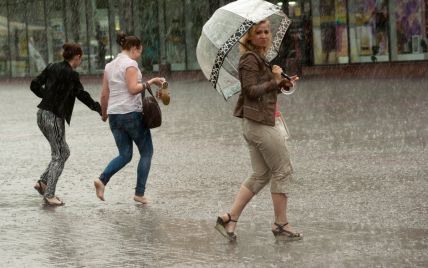 Україну заливатимуть дощі та сильно похолодає. Прогноз погоди на 22-25 серпня