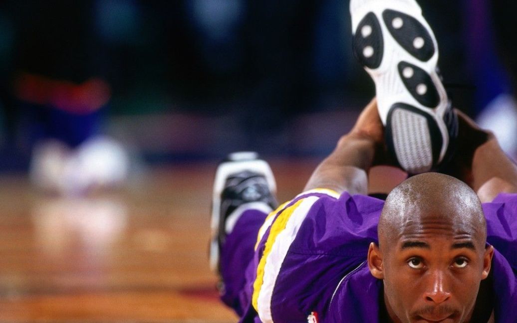 Кобі у 1997 році під час передматчевої розминки. / © НБА