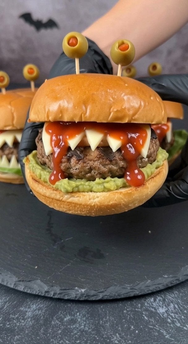 Бургеры-монстры instagram.com_snackswonders / © Instagram