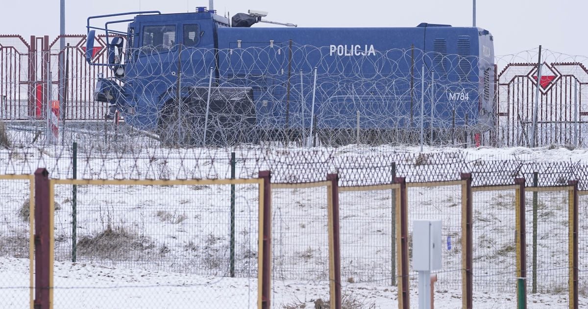 Понад пів сотні мігрантів з Білорусі знову намагалися прорватися через кордон до Польщі