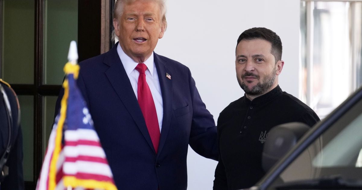 Владимир Зеленский и Дональд Трамп во время напряженной встречи в Белом доме