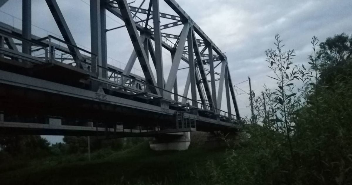 За добу двоє школярів постраждали від ураження струмом, один із підлітків загинув