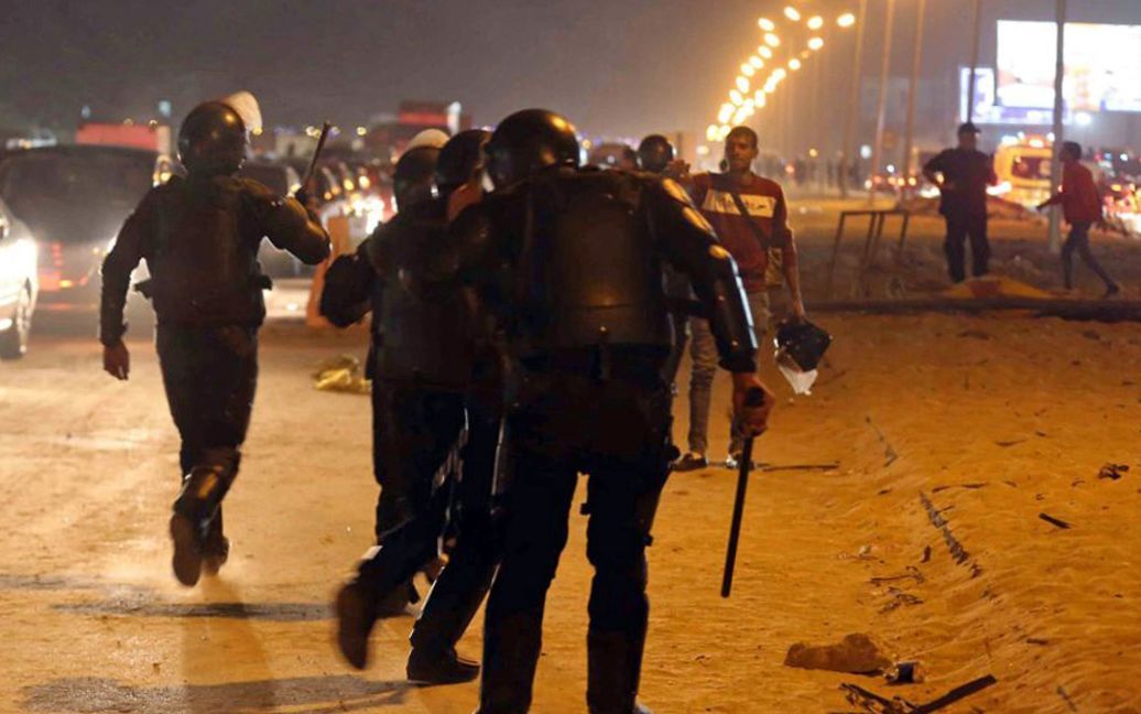 Футбольна трагедія в Каїрі забрала життя десятків уболівальників / © Reuters