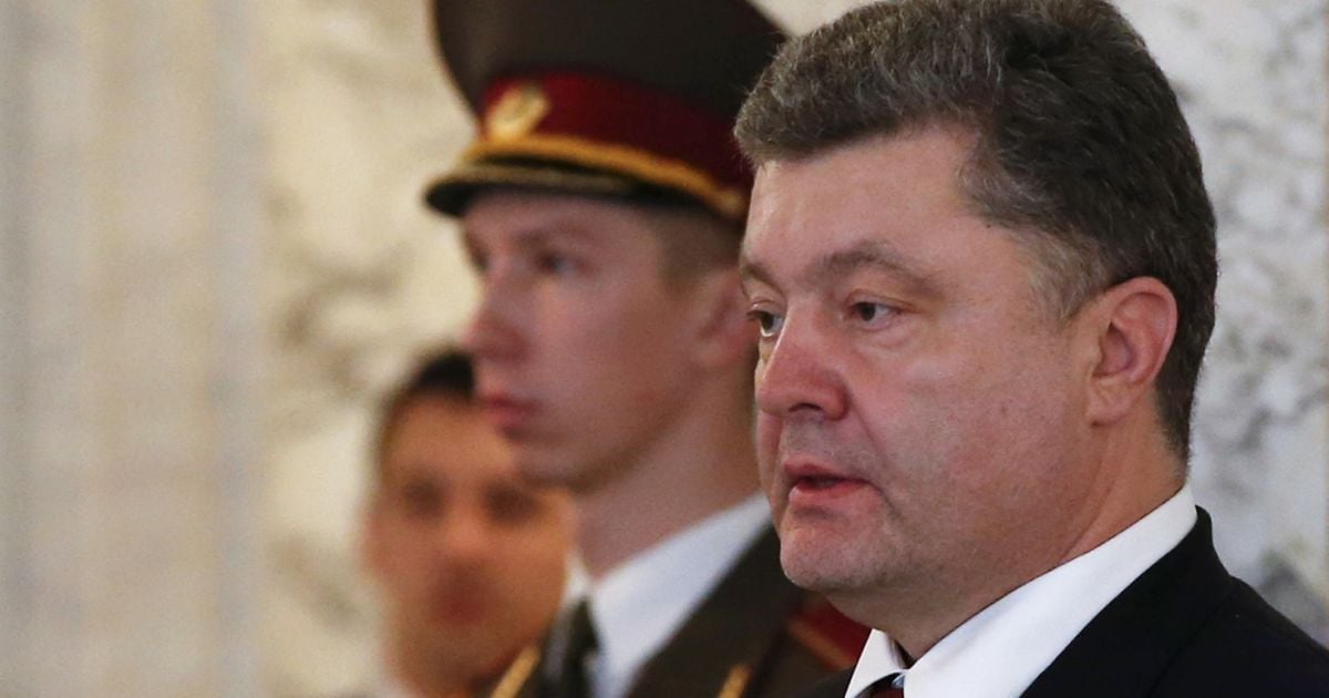 Навіщо Путін вигадав історію про "здачу" Порошенком Донбасу. Думки експертів