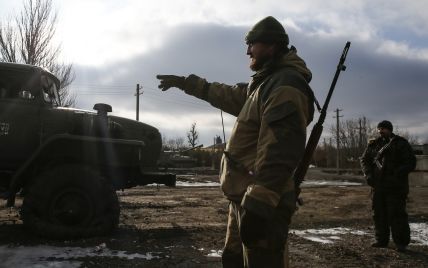 Боевики укрепляются под Новоазовском и окапывают технику - "Азов"