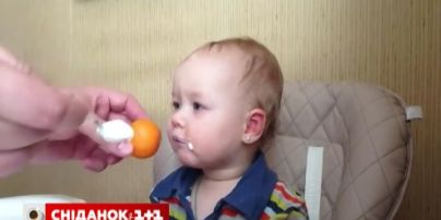 Пользователи Сети придумали новый способ кормить малышей без аппетита