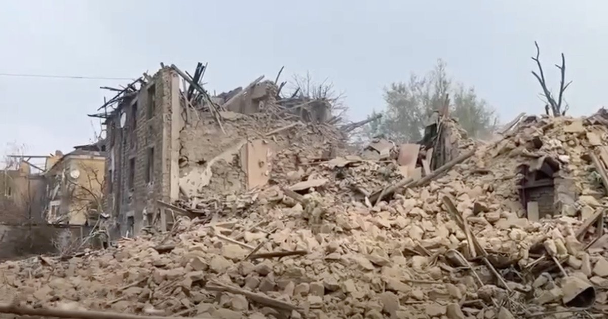 Руйнування у Костянтинівці внаслідок авіаудару