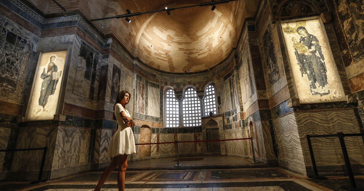 Політичний маневр та нова віха напруженості: що кажуть експерти про нове перетворення храму на мечеть у Стамбулі