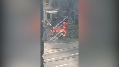 В столице на Подоле загорелся автомобиль