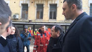 На Богдана Хмельницького обвалилось кілька поверхів відселеного будинку / © Оксана Зінов’єва / Twitter