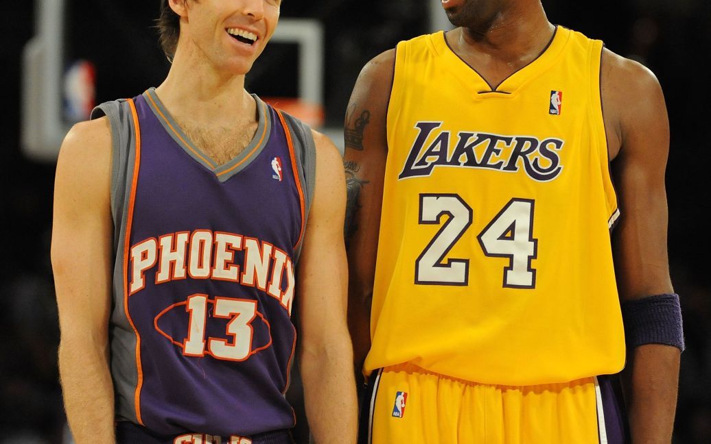 Кобі та майбутній партнер по команді Стів Неш. / © НБА
