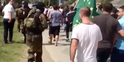 Заблокированное село, стрельба и драки: в российской Кабардино-Балкарии вспыхнул межнациональный конфликт