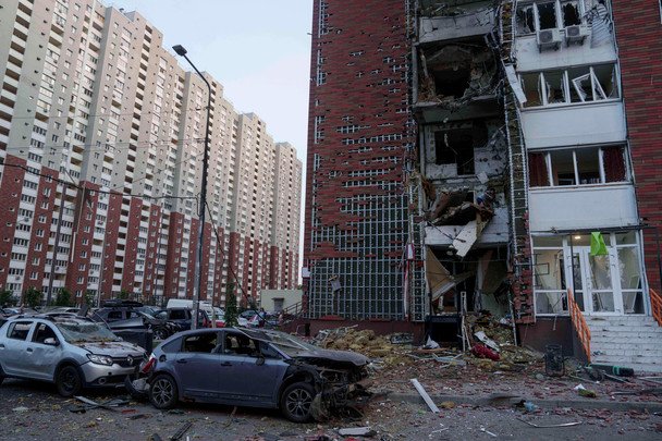 Российская атака на Оболонь в Киеве: власти сообщили о погибшей