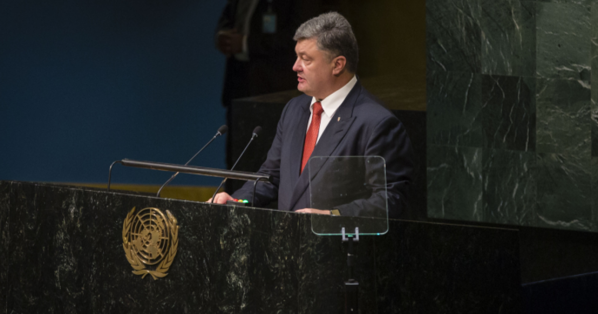 По словам Порошенко, каждый день войны на Донбассе стоит 5 миллионов долларов.