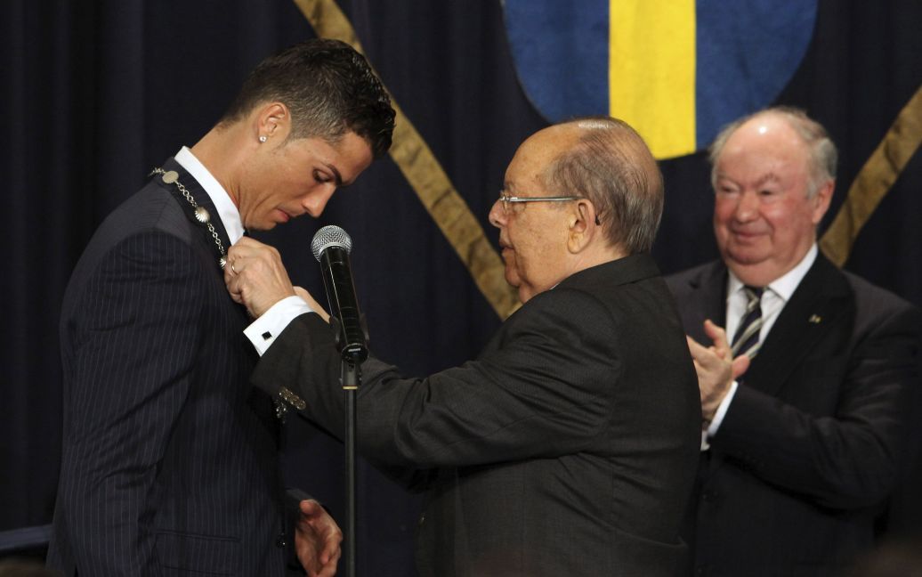 Роналду наградили в Фуншале / © Reuters
