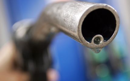 Украинцы стали покупать на треть меньше бензина