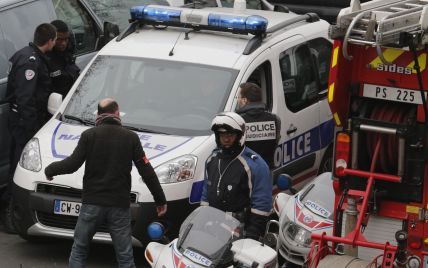 Порошенко выразил соболезнования семьям погибших во время теракта в Париже
