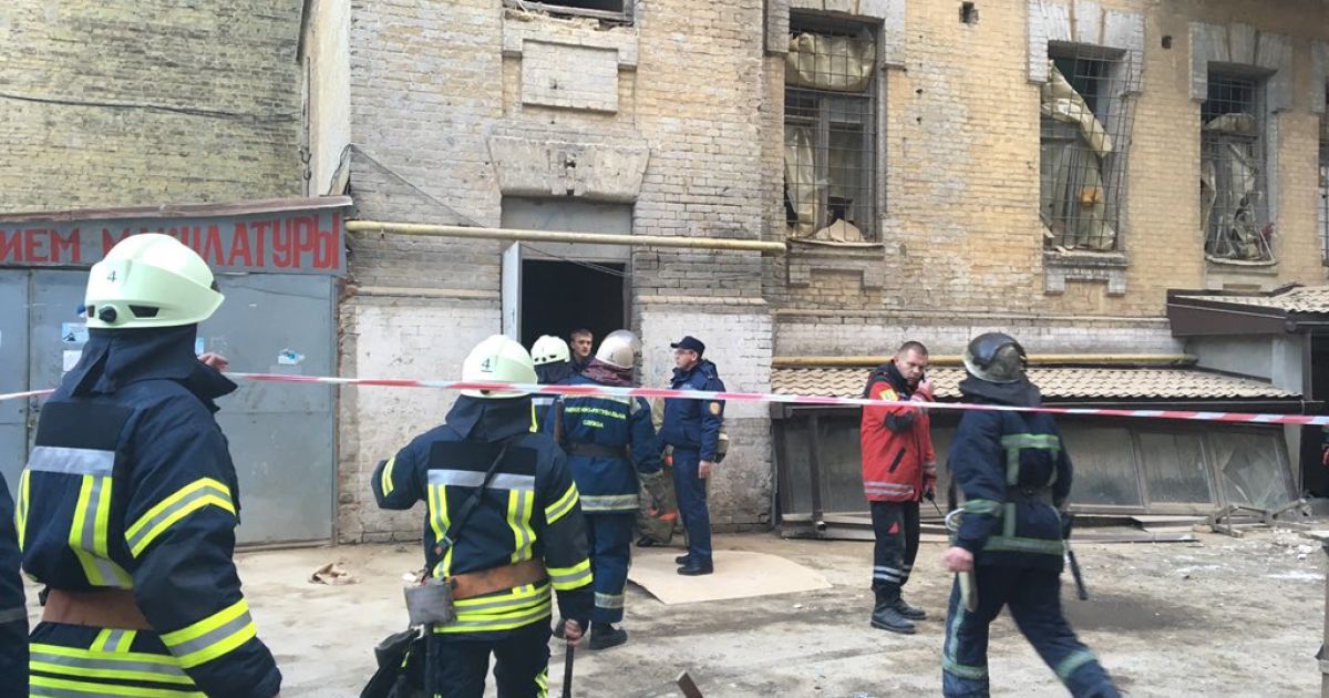 На Богдана Хмельницького обвалилось кілька поверхів відселеного будинку / © Оксана Зінов’єва / Twitter