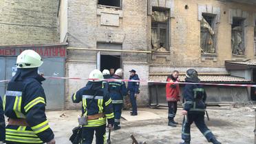 На Богдана Хмельницького обвалилось кілька поверхів відселеного будинку / © Оксана Зінов’єва / Twitter