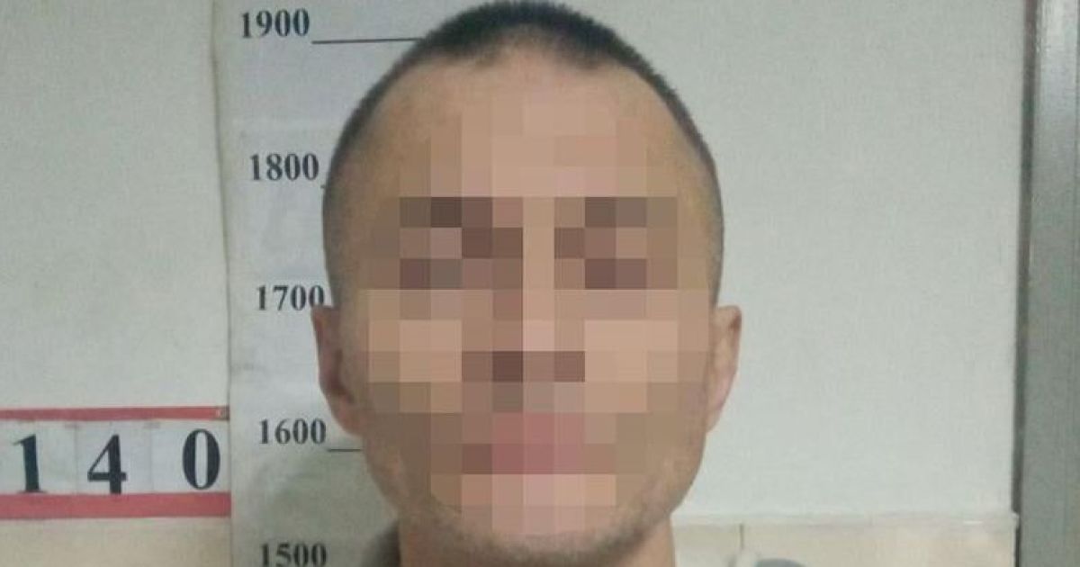 В Киеве прямо на улице задержали мужчину с боевой гранатой в кармане: фото