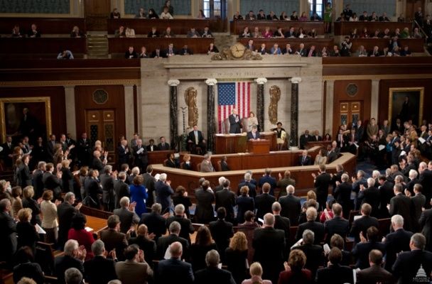 Закон Трампа "для богачей": республиканцы едва не провалили голосование в Конгрессе