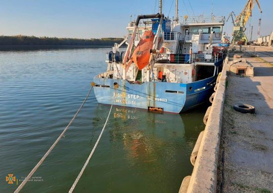 У порту на Одещині розшукують боцмана, який упав за борт: фото