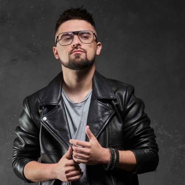 Український співак поскаржився на проблеми зі здоров'ям і показався у кардіолога: "Дострибався на концерті"