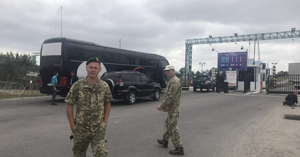 Фото, через які нібито затримали прес-секретаря партії Саакашвілі / © Facebook / Давид Сакварелідзе