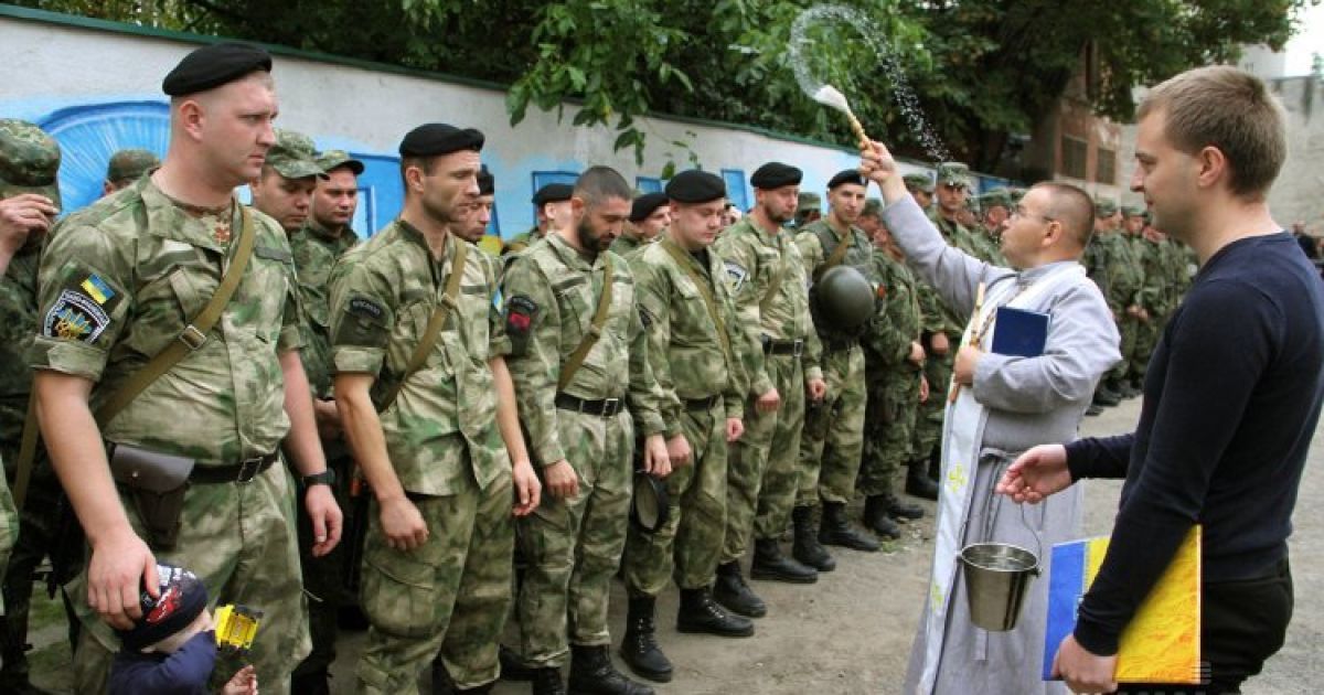 Бойцы "Ивано-Франковска" отправились в зону АТО. / © УНИАН