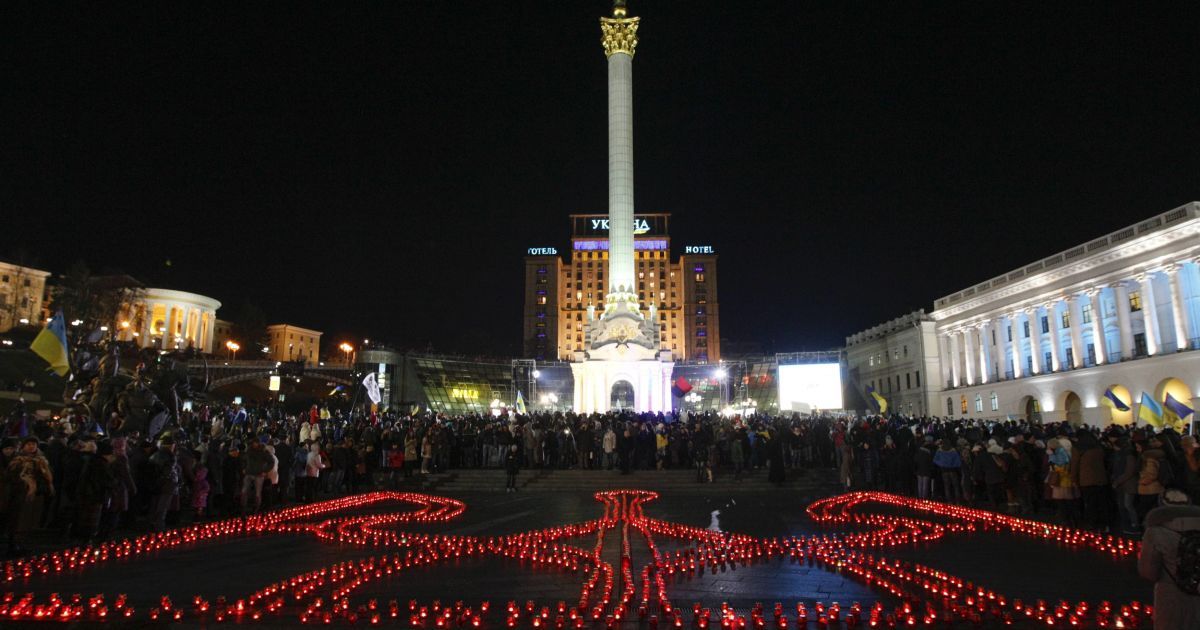 7-тисячне віче на Майдані.