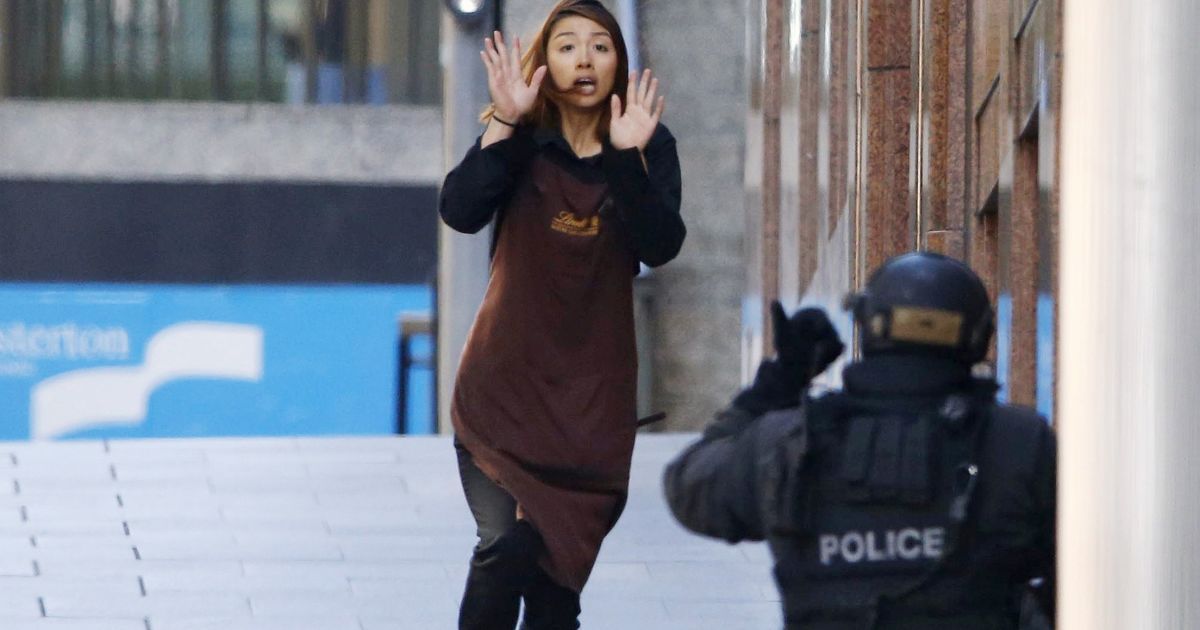 Заложников удерживают неизвестные в кафе в центре Сиднея / © Reuters