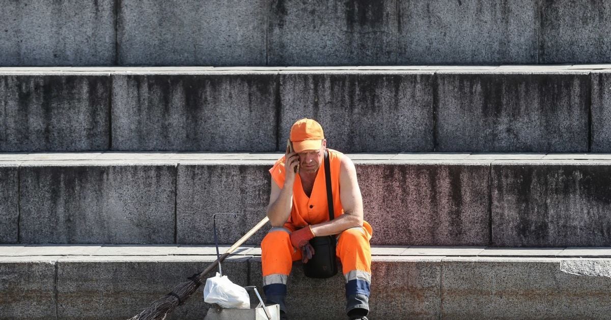 У центрі Києва двірник знайшов у бойлерній тіло невідомого та ще живого чоловіка