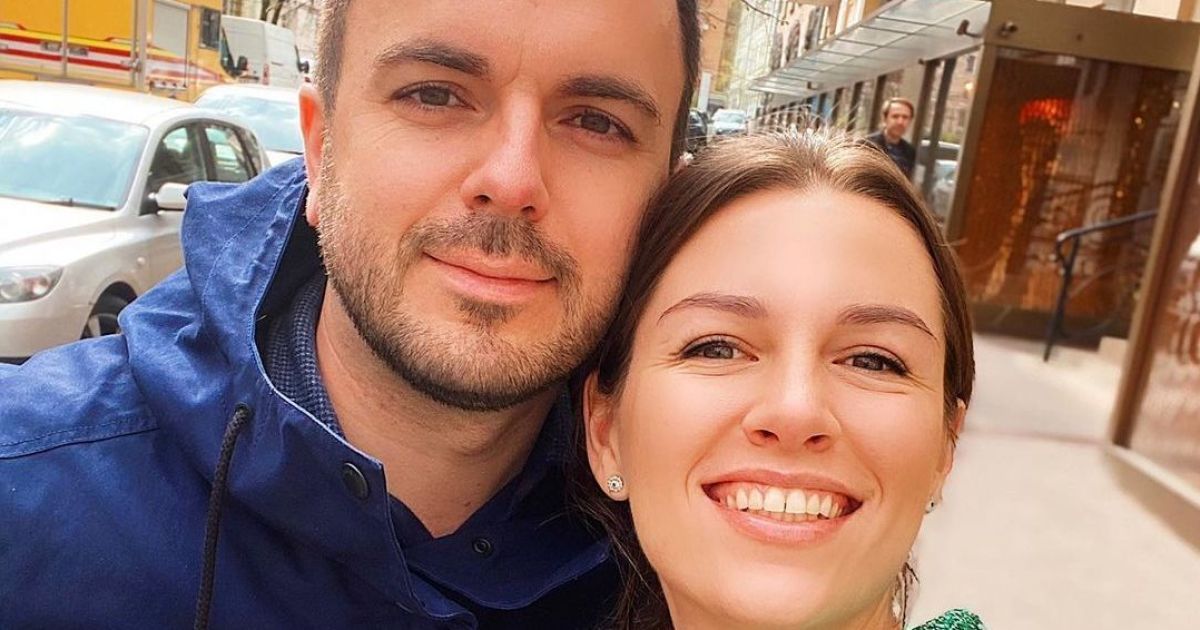 Григорій Решетнік зачарував романтичними фото з дружиною на Мальдівах