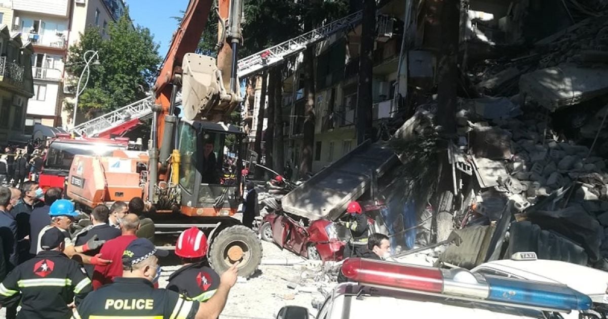 Під завалами будинку в Батумі припинили шукати людей: знайдена ймовірна остання жертва