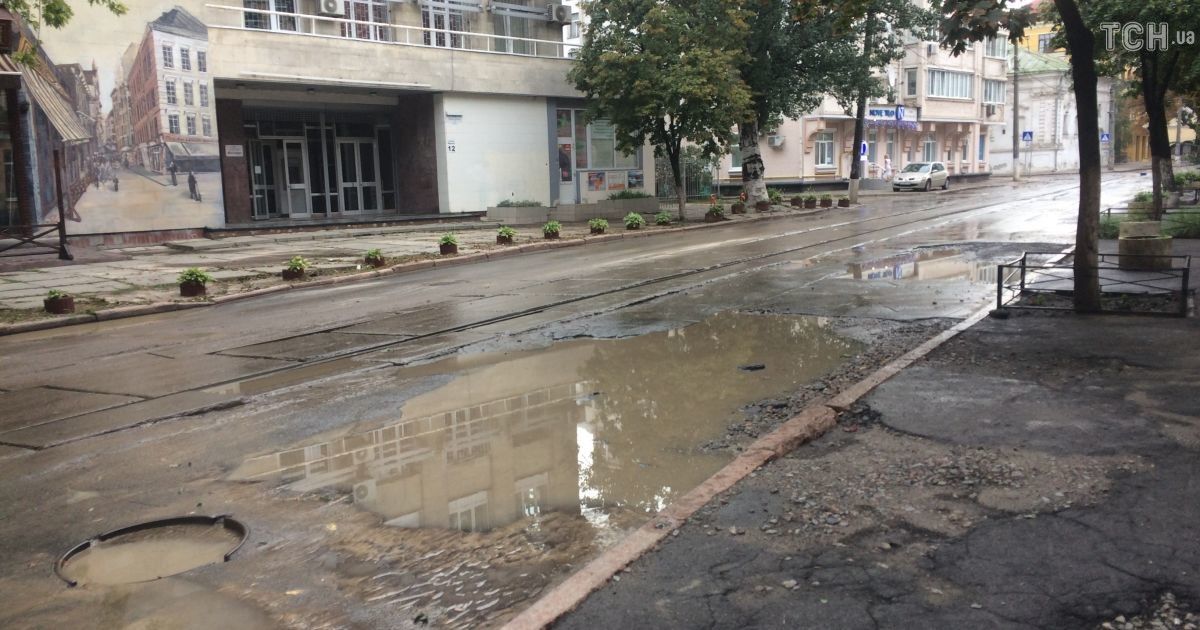 Ранок на Подолі після зливи / © фото: Юлія Желонкіна