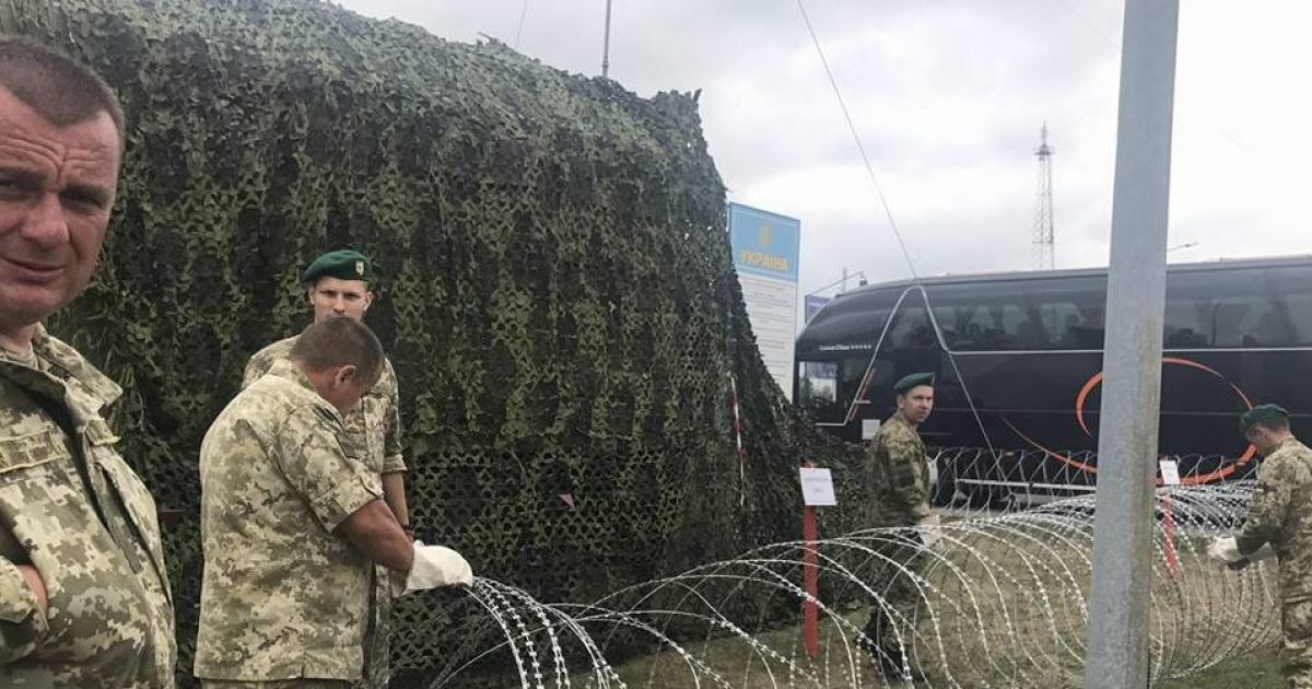 Фото, через які нібито затримали прес-секретаря партії Саакашвілі / © Facebook / Давид Сакварелідзе