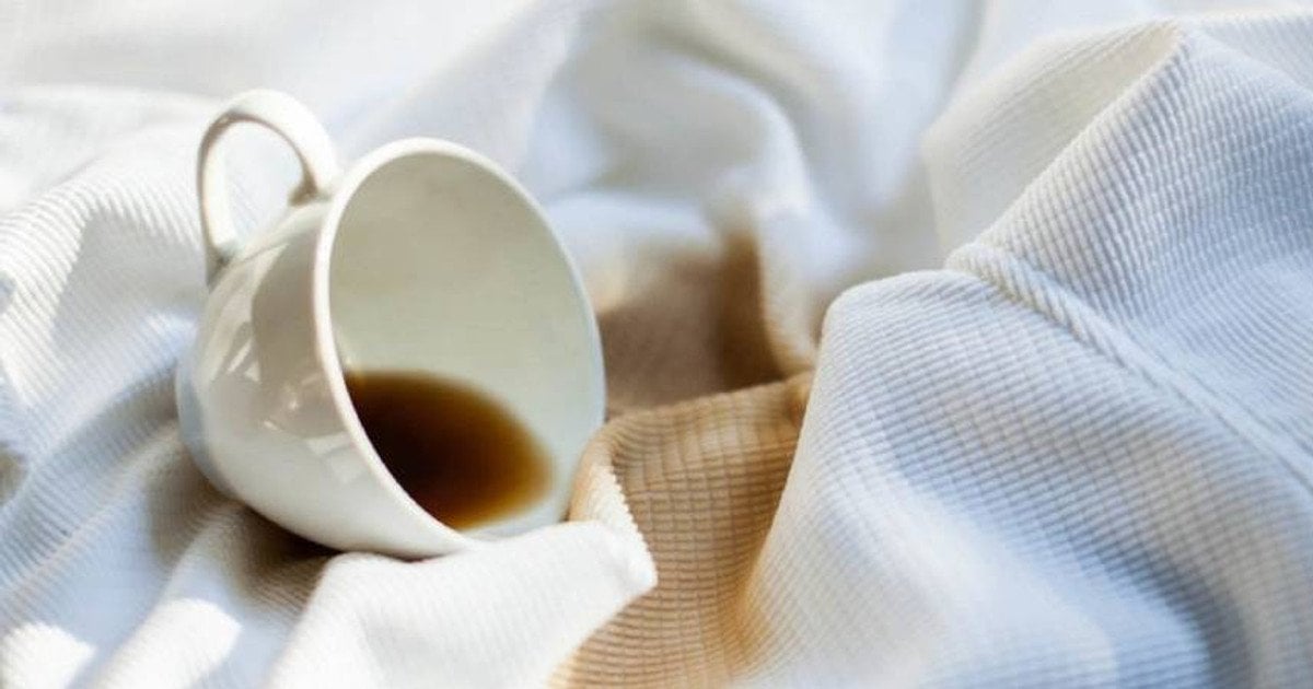 Пляма від кави - чим її вивести