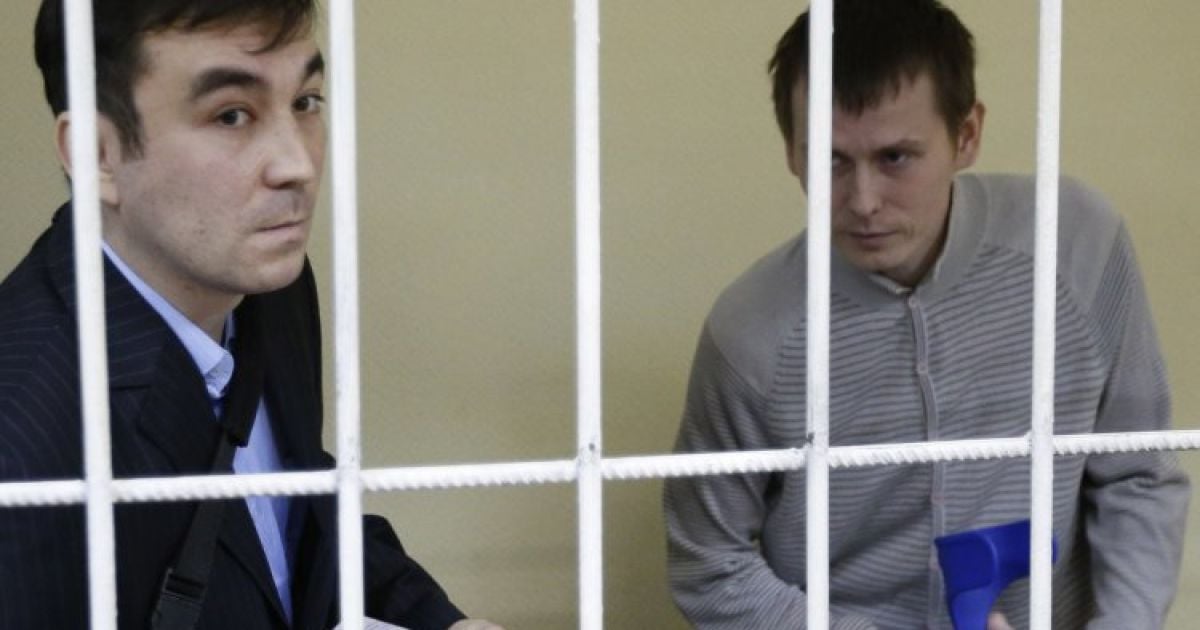Мужчины, как говорит прокуратура, назвались военными главного разведывательного управления Генерального штаба Российской Федерации